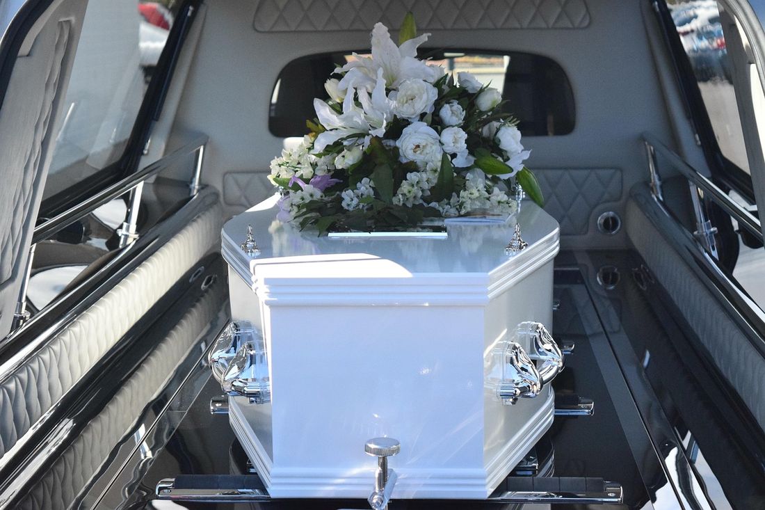 Servicii funerare complete de la Funeraliex.md în Moldova, transportul persoanelor decedate din străinătate.